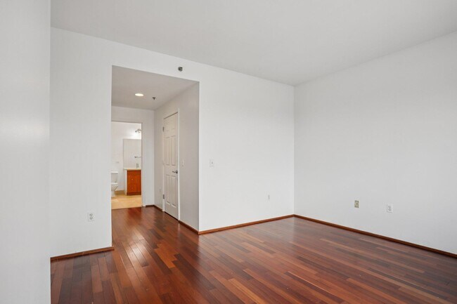 Building Photo - 3110 City Pl