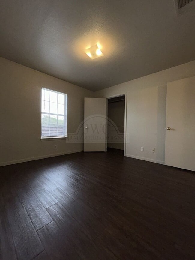 Building Photo - 2005 Windward Dr