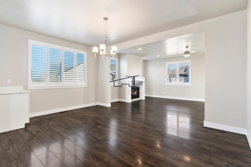 Building Photo - 369 W Clark Cir