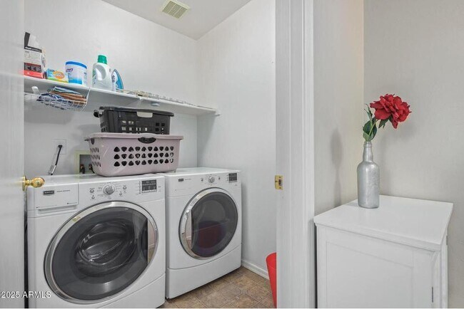 Building Photo - 34905 N 30th Dr