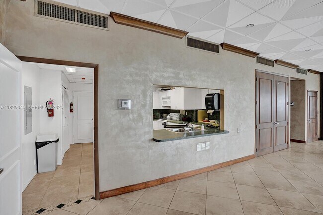 Building Photo - 1340 S Ocean Blvd