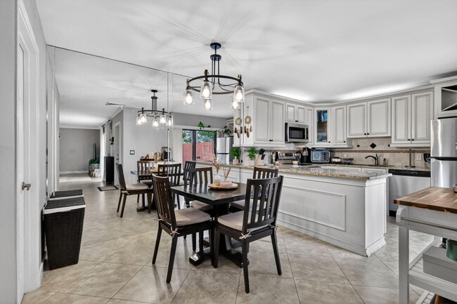 Building Photo - 1520 Masters Cir