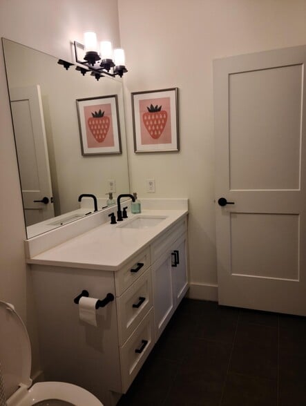 Guest bathroom - 1510 N Capitol St NW