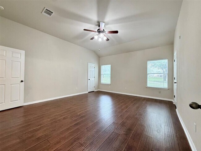Building Photo - 4025 Meadow Bluff Way