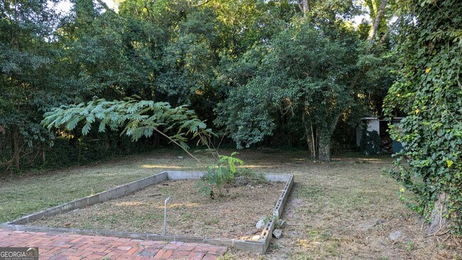 Building Photo - 830 Beddingfield Ave