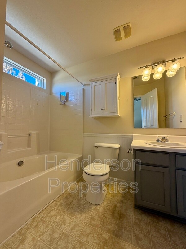 Building Photo - 14008 Lyon Hill Ln