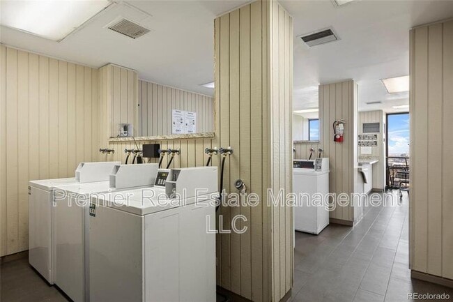 Building Photo - 1625 Larimer St