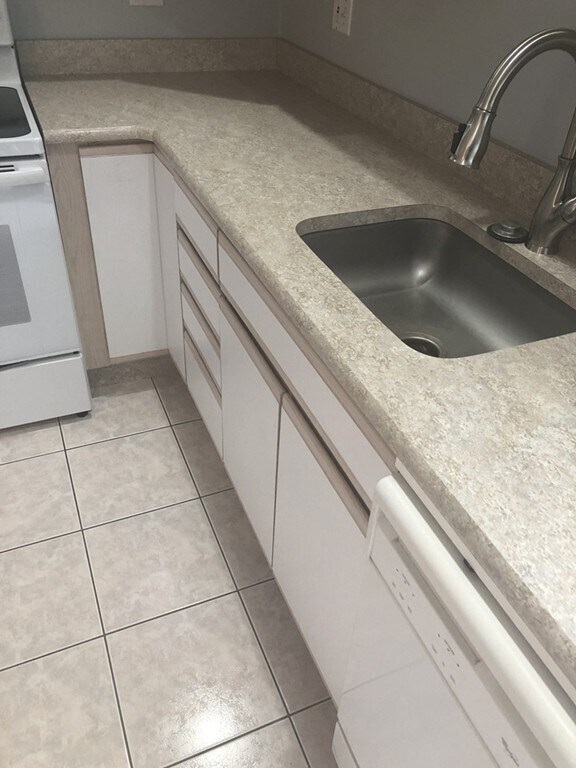 Building Photo - 18 Belmont Park