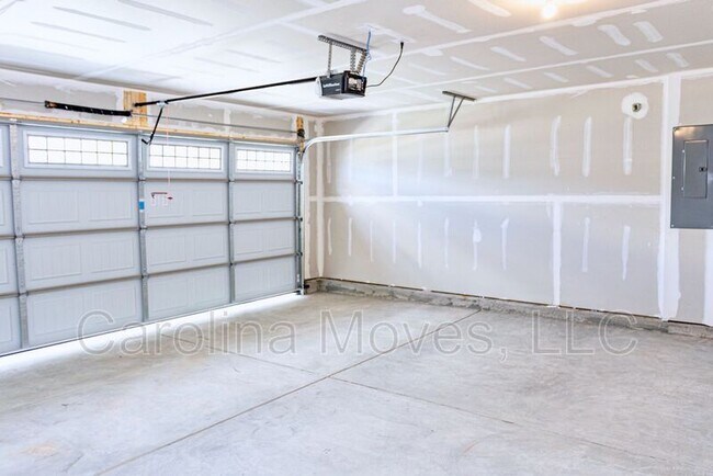 Building Photo - 303 Maplestead Farms Ct