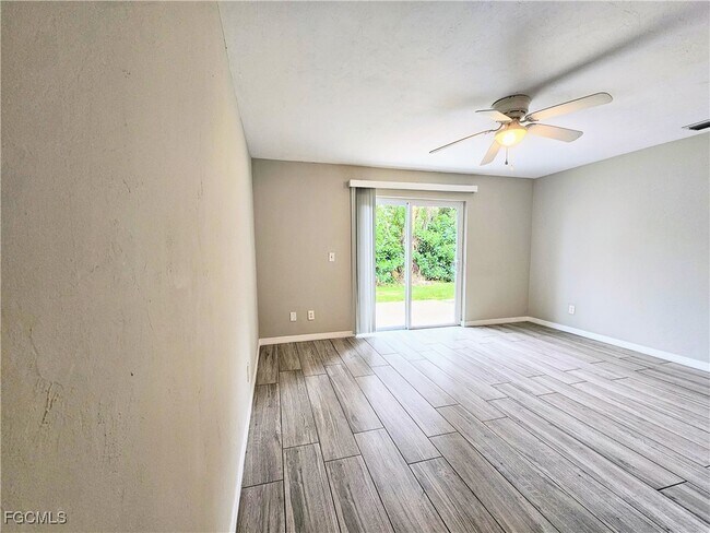 Building Photo - 523 SE 24th Ave