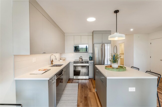 Building Photo - 873 Communipaw Ave