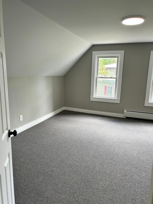 Building Photo - 157 Rabideau St
