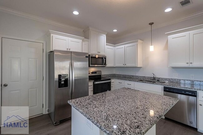 Building Photo - 260 Rutledge Dr
