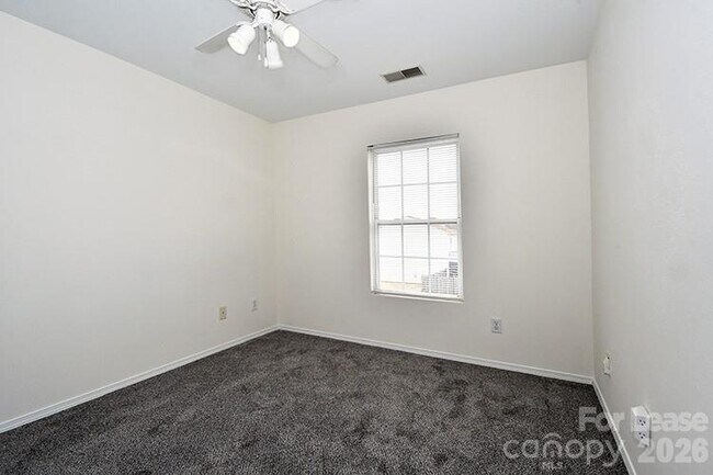 Building Photo - 8629 Buckhorn St