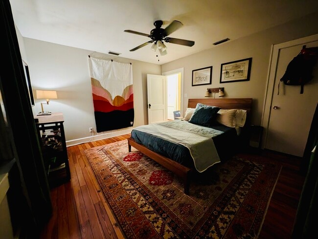 Building Photo - 557 7th Ave N