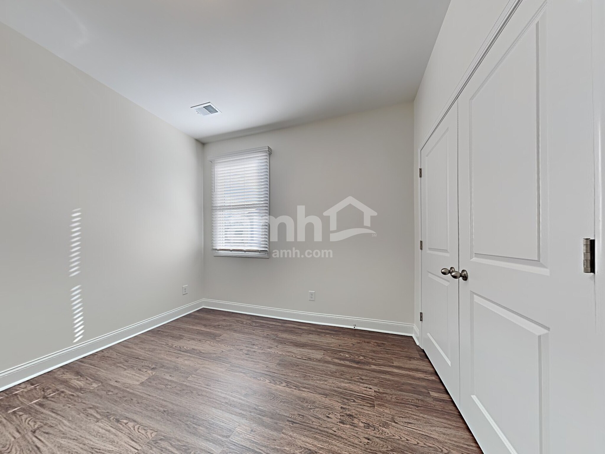 Building Photo - 410 Wright Rd A