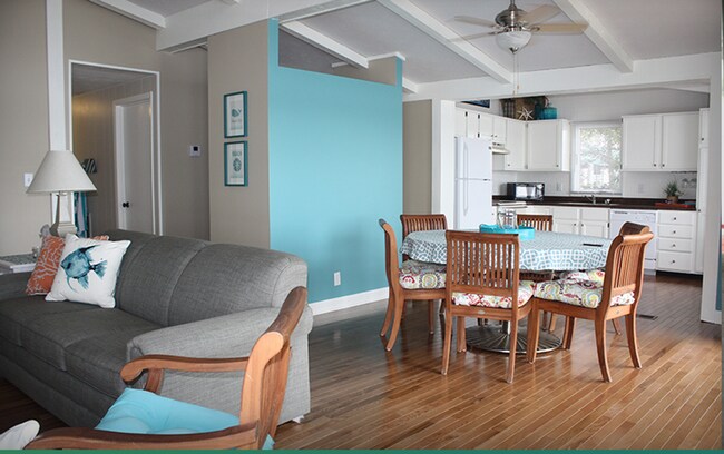 Building Photo - Winter Getaway at Lake Wawasee - 3 Br Ranc...