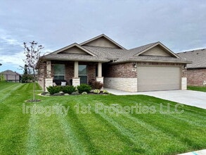 Building Photo - 7546 Apache Rd