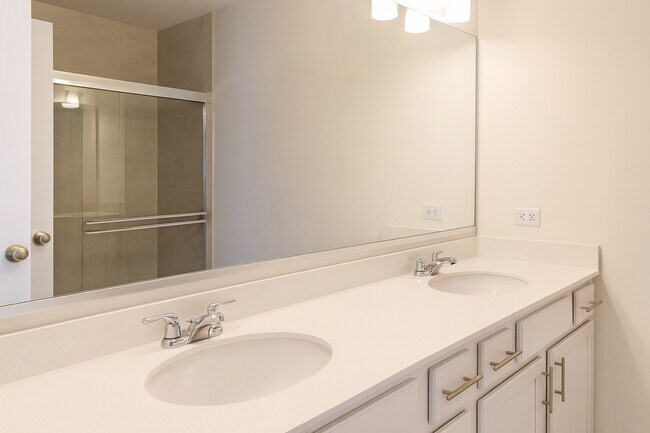 Building Photo - 842 Finley Dr