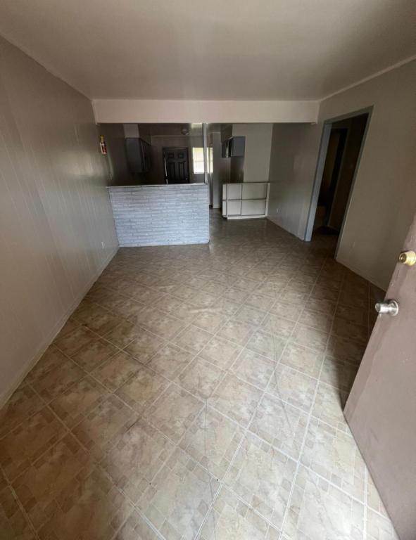 Primary Photo - 5432 Makeig St