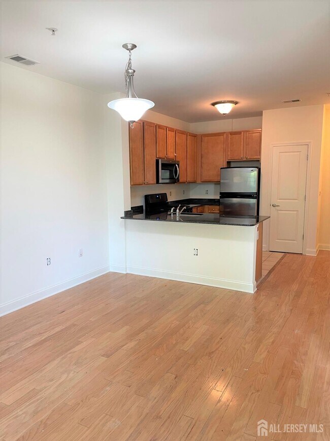 Building Photo - 1118 Giordano Ave