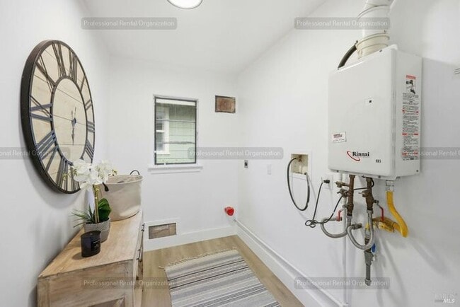 Building Photo - Proctor Terrace Single level home-walk to markets