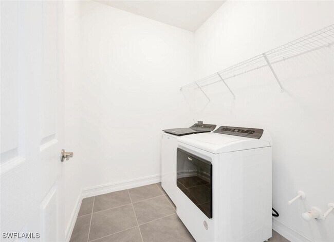 Building Photo - 16745 Siesta Drum Wy