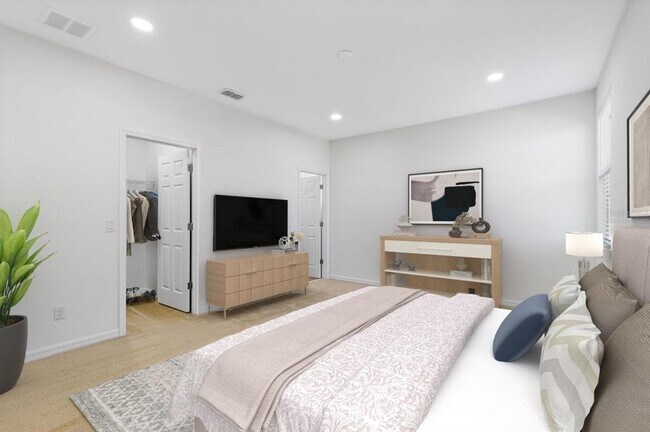 Building Photo - 14978 Fells Ln