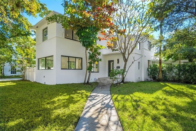 Building Photo - 600 NE 57th St