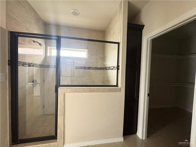 Building Photo - 13 Candy Ln