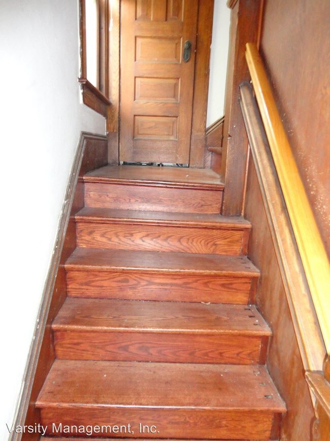 Building Photo - 6 br, 2 bath Apartment - 1120 Oakland