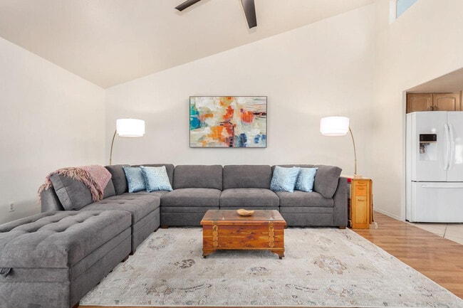 Building Photo - 220 N 22nd Pl