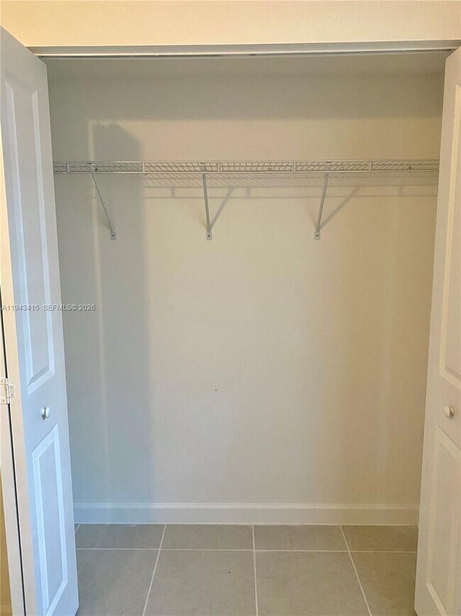 Building Photo - 2627 SE 28th Dr