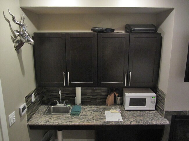 Kitchenette - 4069 Cedar Ave