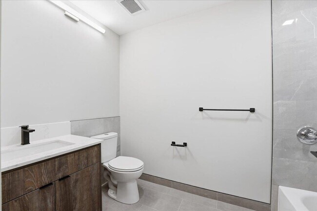 Building Photo - 3516 John F. Kennedy Blvd