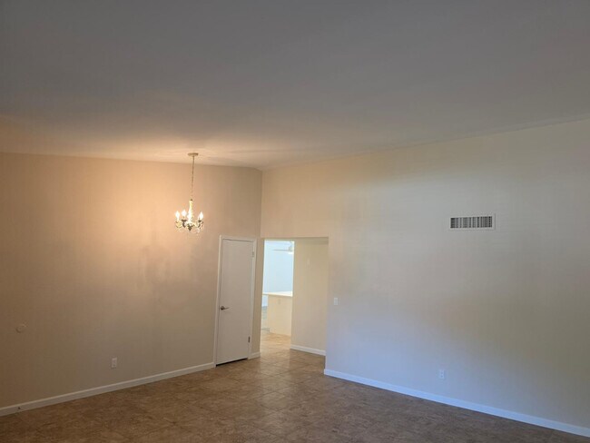 Building Photo - 11158 N 107th Way