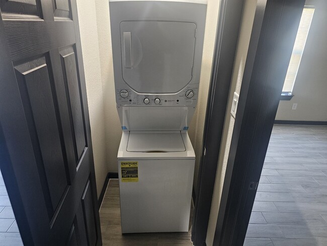 Washer and Dryer Combo - 4802 Cruse Rd