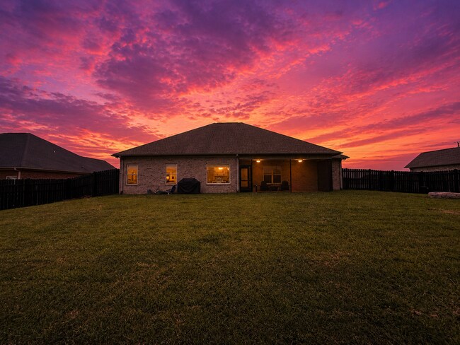 Building Photo - 2604 Etna Dr