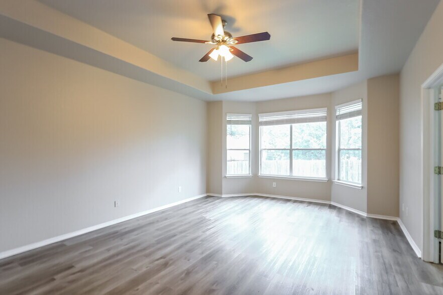 Building Photo - 15327 Nesting Way