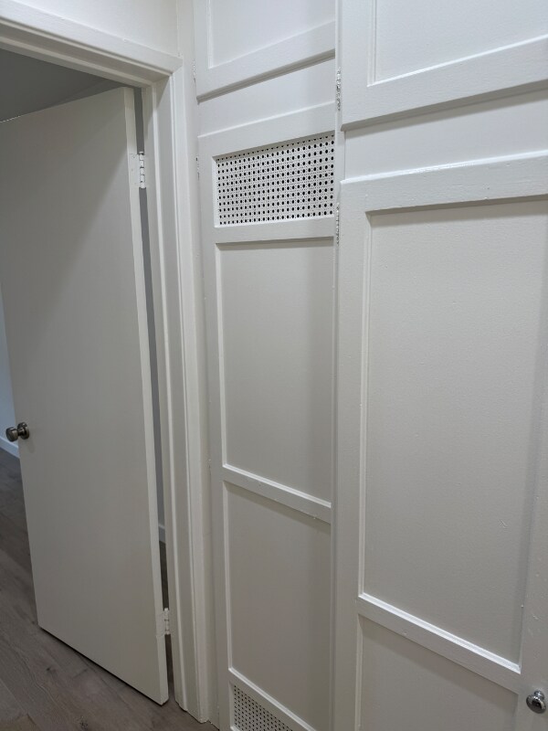 Building Photo - 2140 Beachwood Dr