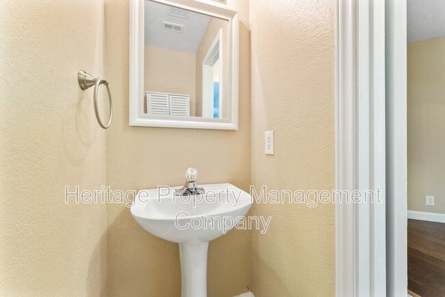 Building Photo - 13115 Almond Bend Dr