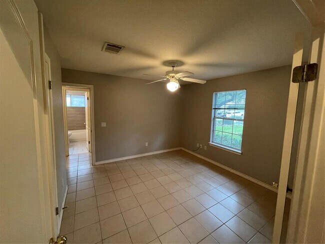 Building Photo - 6605 Needham Ln