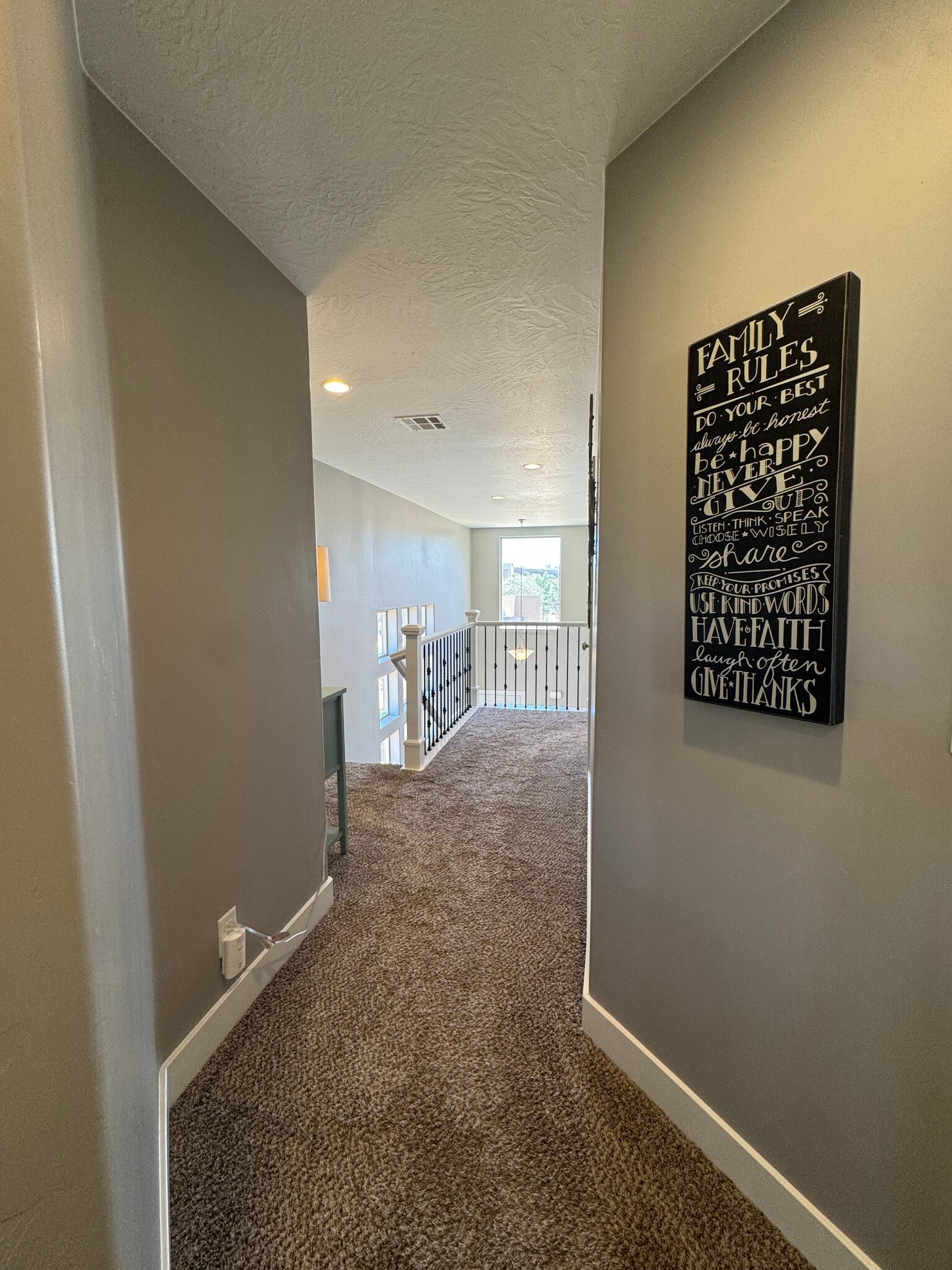 Building Photo - 1610 W Canyon Tree Dr