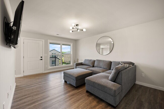 Building Photo - B2 Nasim Way