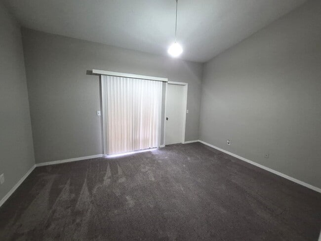 Building Photo - 103 Booth Ln