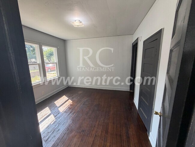 Building Photo - 26 Delaware-