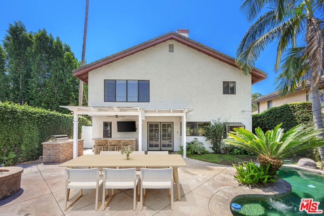 Building Photo - 13031 Magnolia Blvd