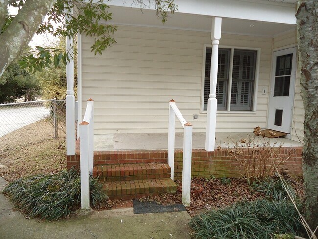 Building Photo - 805 Durango Ct