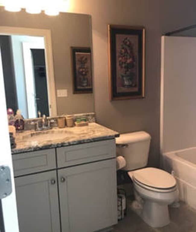 Building Photo - 4 Bed/4.5 Bath Townhouse at West End