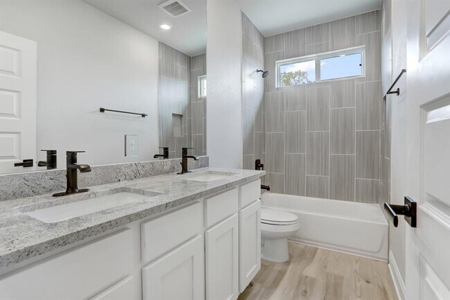 Building Photo - 118 Periwinkle Ln